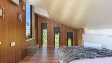 3 quartos, ferros/tábuas de passar roupa, Wi-Fi, roupa de cama