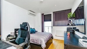 1 chambre, fer et planche à repasser, Wi-Fi gratuit, draps fournis