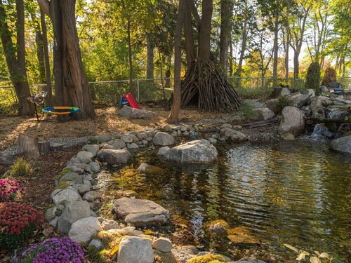 Garden Getaway with Hot Tub