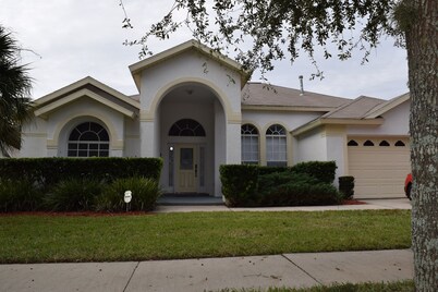 Fabulous 4 bed villa with south facing private pool and spa