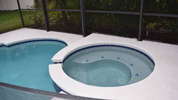 Piscine extérieure