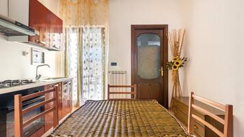 Herdplatte, Wasserkocher mit Kaffee-/Teezubehör