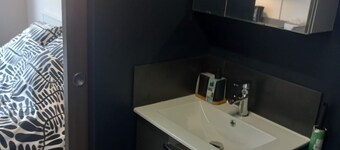 A pleasant room with shower room, 160cm bed and all comforts included.