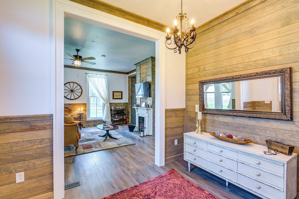 Bright Whites Creek Home: 12 Mi to Dtwn Nashville! - Davidson County, TN