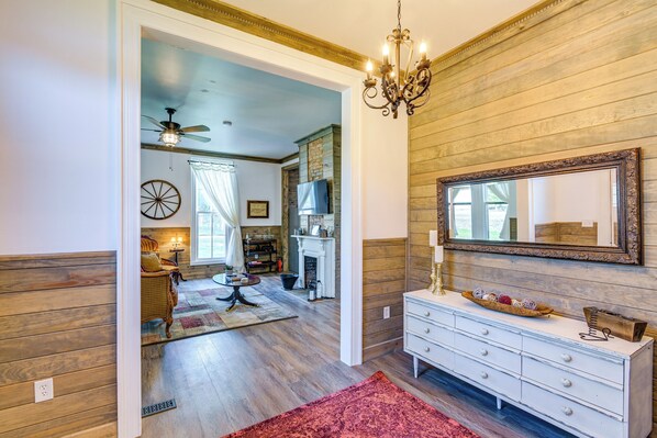 House (2 Bedrooms) | Interior - Bright Whites Creek Home: 12 Mi to Dtwn Nashville! (Whites Creek)