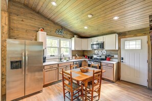 House (2 Bedrooms) | Interior - Bright Whites Creek Home: 12 Mi to Dtwn Nashville! (Whites Creek)