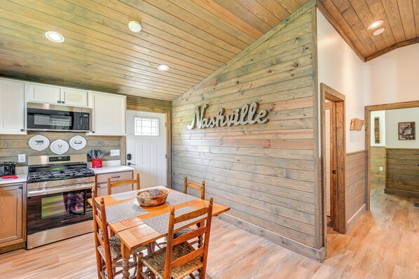 House (2 Bedrooms) | Interior