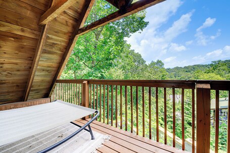 Cabin w Community Perks: Half mi to Ober Mountain - Image 3