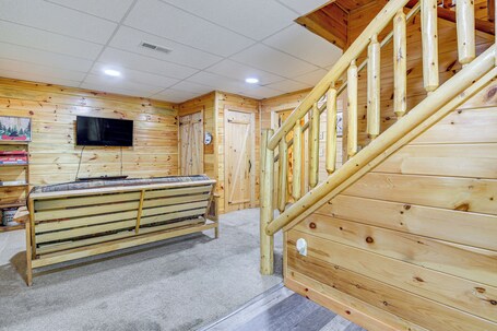 Cabin w Community Perks: Half mi to Ober Mountain - Image 48