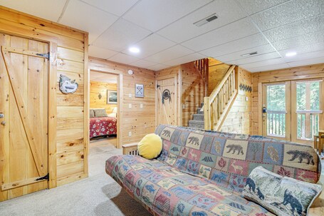 Cabin w Community Perks: Half mi to Ober Mountain - Image 40