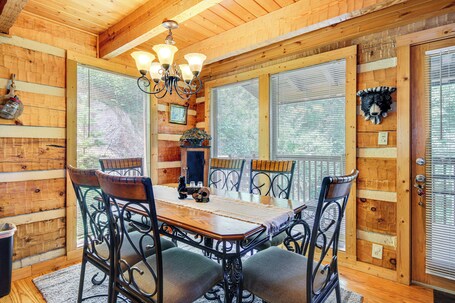 Cabin w Community Perks: Half mi to Ober Mountain - Image 13