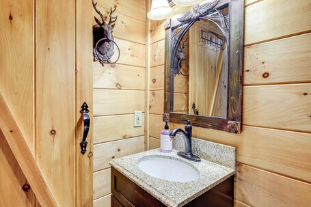 Cabin w Community Perks: Half mi to Ober Mountain - Image 46