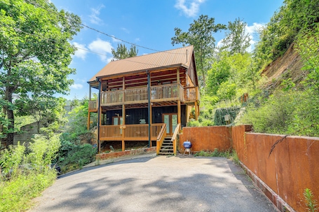 Cabin w Community Perks: Half mi to Ober Mountain - Image 11