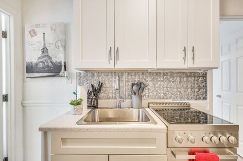 Hollywood Hideaway: Close to Dtwn & Beaches