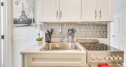 Hollywood Hideaway: Close to Dtwn & Beaches