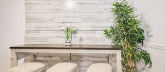 Hollywood Hideaway: Close to Dtwn & Beaches