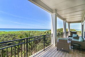 Property grounds - Gulf Front w/ Gulf Views + Community Pool- Camelot by Royal Destinations (Santa Rosa Beach)