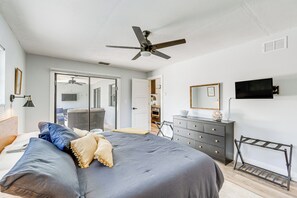 House (3 Bedrooms) | Interior - Private Pool & Dock: Relaxing Port Charlotte Oasis (Port Charlotte)