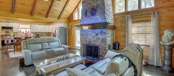 Hot Springs Cabin w/ Deck + Mountain Views!