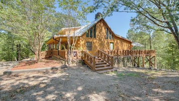 Rumah (3 Bedrooms) | Bagian depan properti