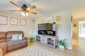 House (2 Bedrooms) | Interior