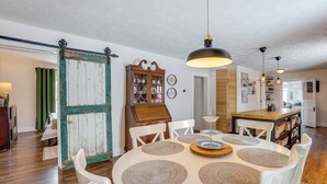 Rumah (5 Bedrooms) | Interior