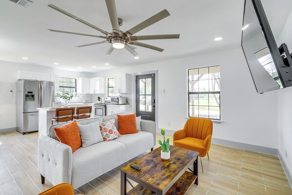 House (2 Bedrooms) | Front of property