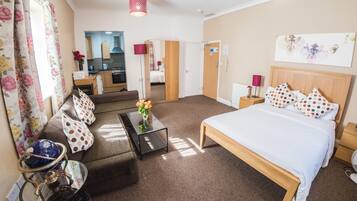 2 bedrooms, laptop workspace, free WiFi