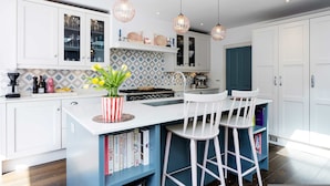 House | 5 bedrooms, Internet - Sunlit Symphony in London (London)