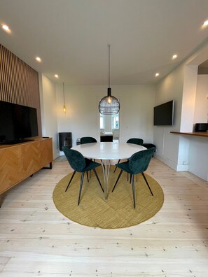 Apartment | 2 bedrooms, Internet