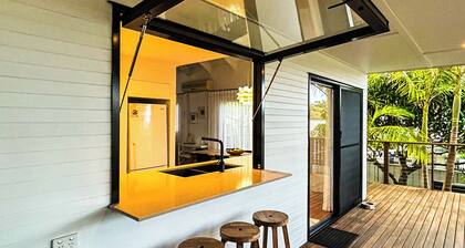 Pet Friendly Sapphire House at Diamond Beach is a gorgeous 4 bedroom home