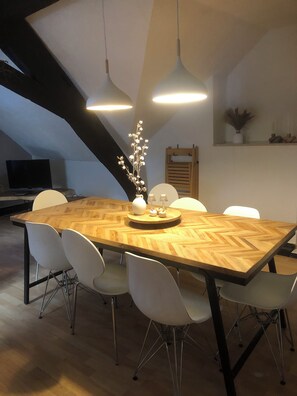 Dining - Sleep next to the castle and feel like royalty (Manderscheid)