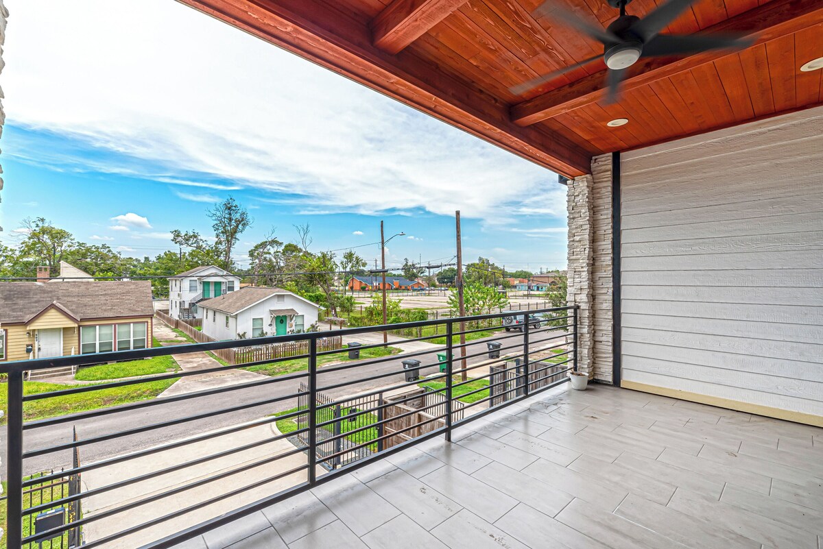 Photo 28 of Downtown Houston Escape 3BR Modern Home + Heated Pool