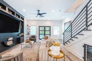 Smart TV - Downtown Houston Escape 3BR Modern Home + Heated Pool (Houston)