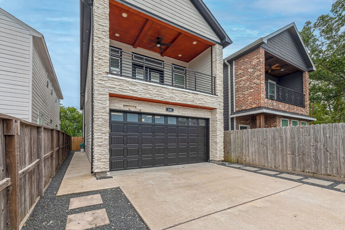 Photo 14 of Downtown Houston Escape 3BR Modern Home + Heated Pool