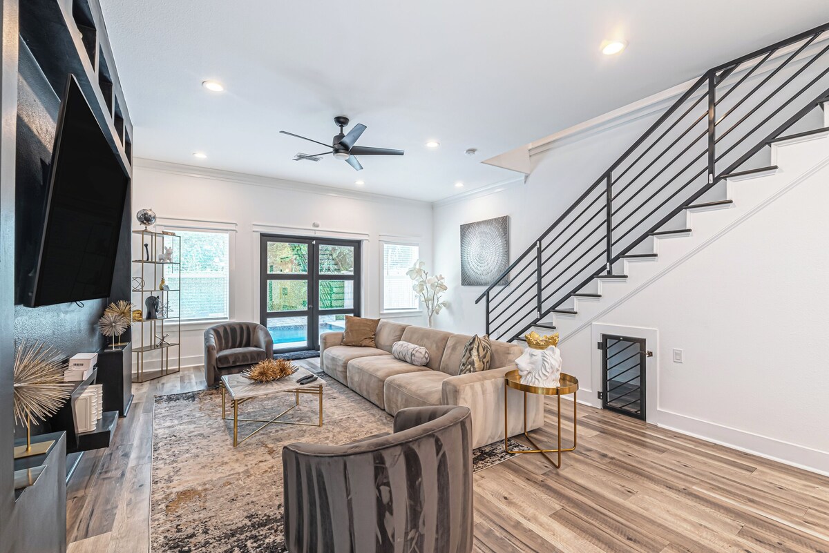 Downtown Houston Escape 3BR Modern Home + Heated Pool