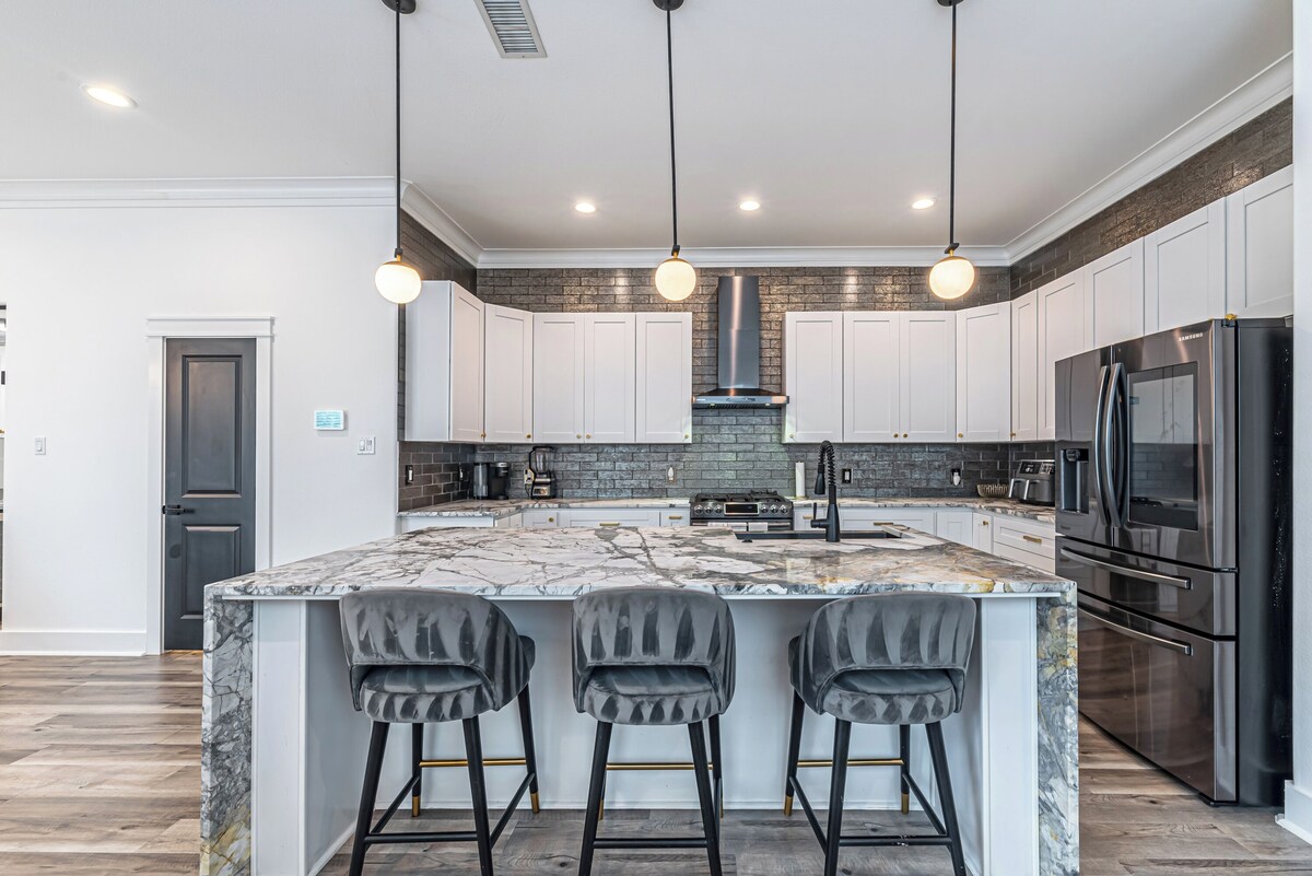 Photo 17 of Downtown Houston Escape 3BR Modern Home + Heated Pool