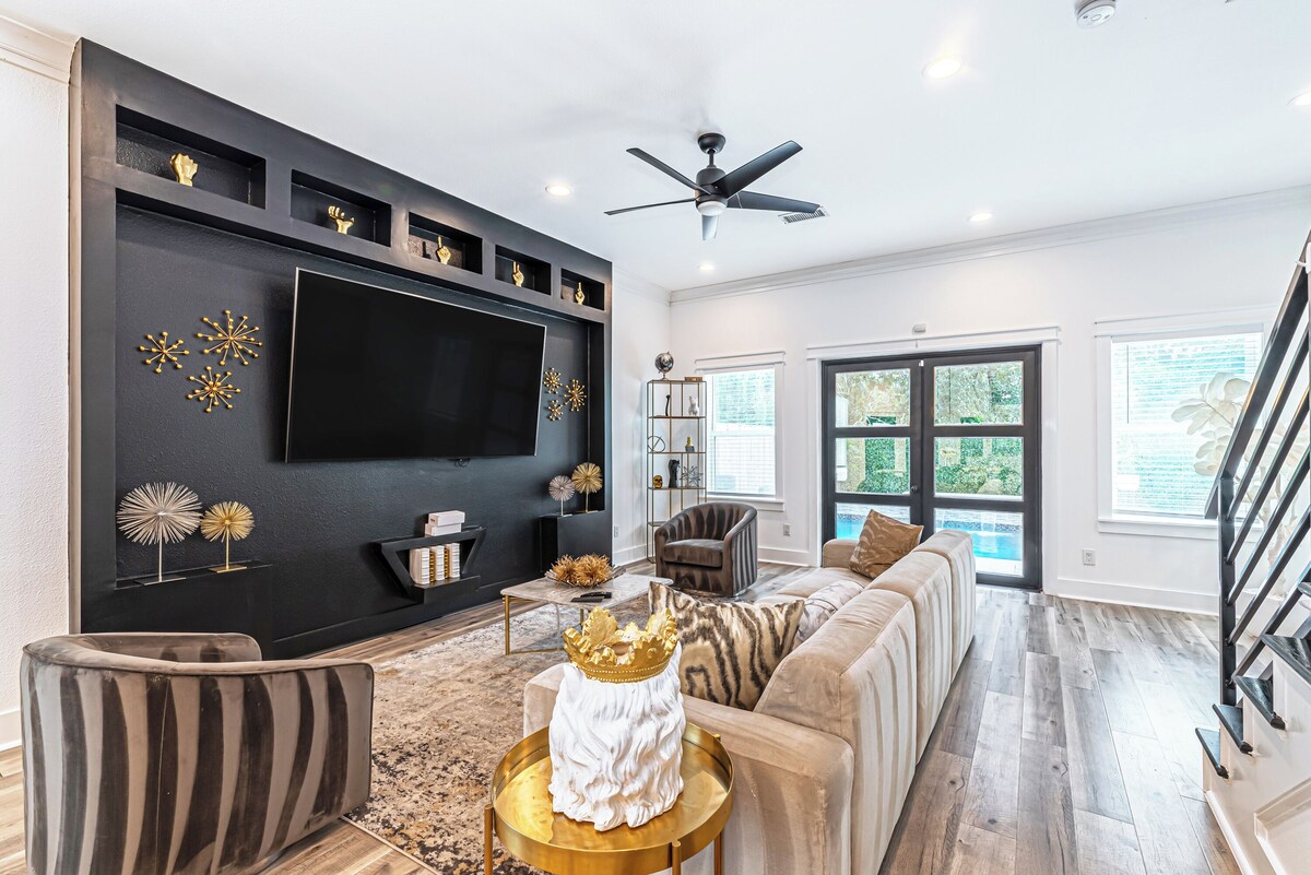 Photo 43 of Downtown Houston Escape 3BR Modern Home + Heated Pool