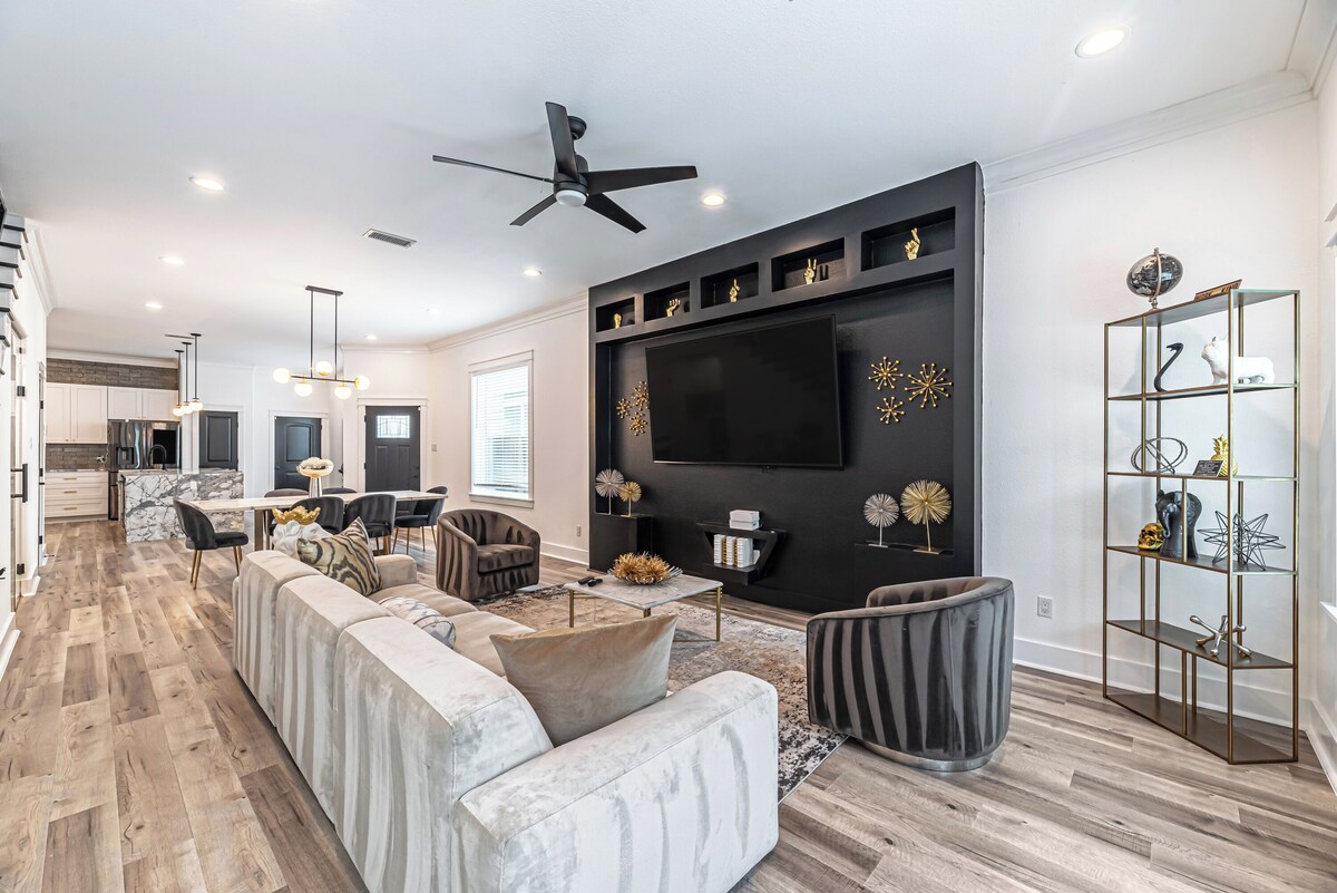 Photo 44 of Downtown Houston Escape 3BR Modern Home + Heated Pool