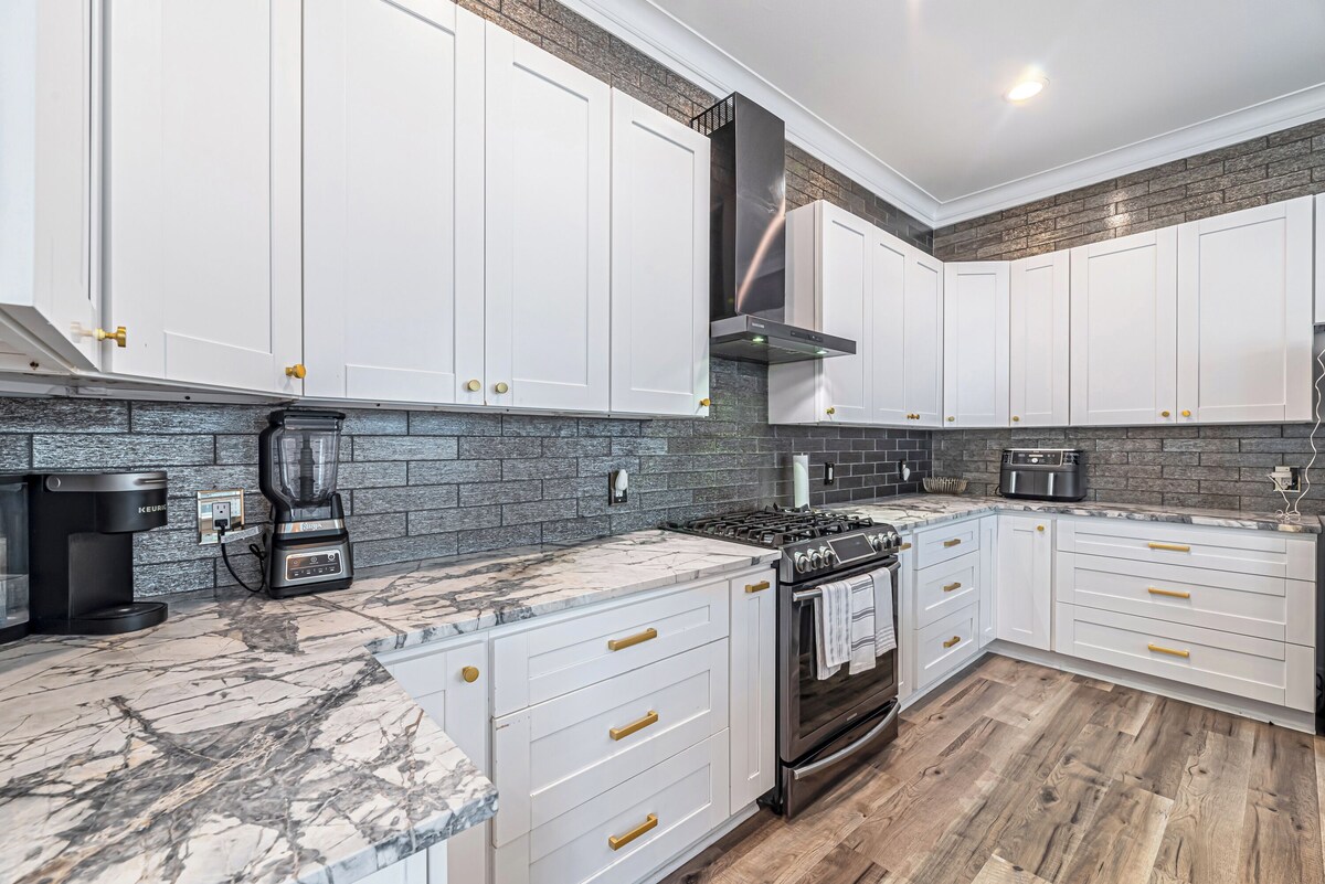 Photo 38 of Downtown Houston Escape 3BR Modern Home + Heated Pool