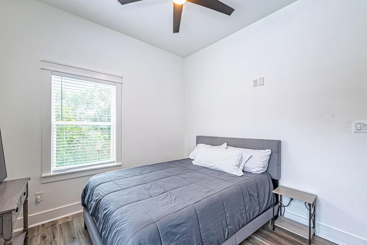 Photo 11 of Downtown Houston Escape 3BR Modern Home + Heated Pool