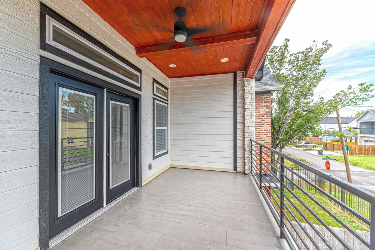 Photo 8 of Downtown Houston Escape 3BR Modern Home + Heated Pool