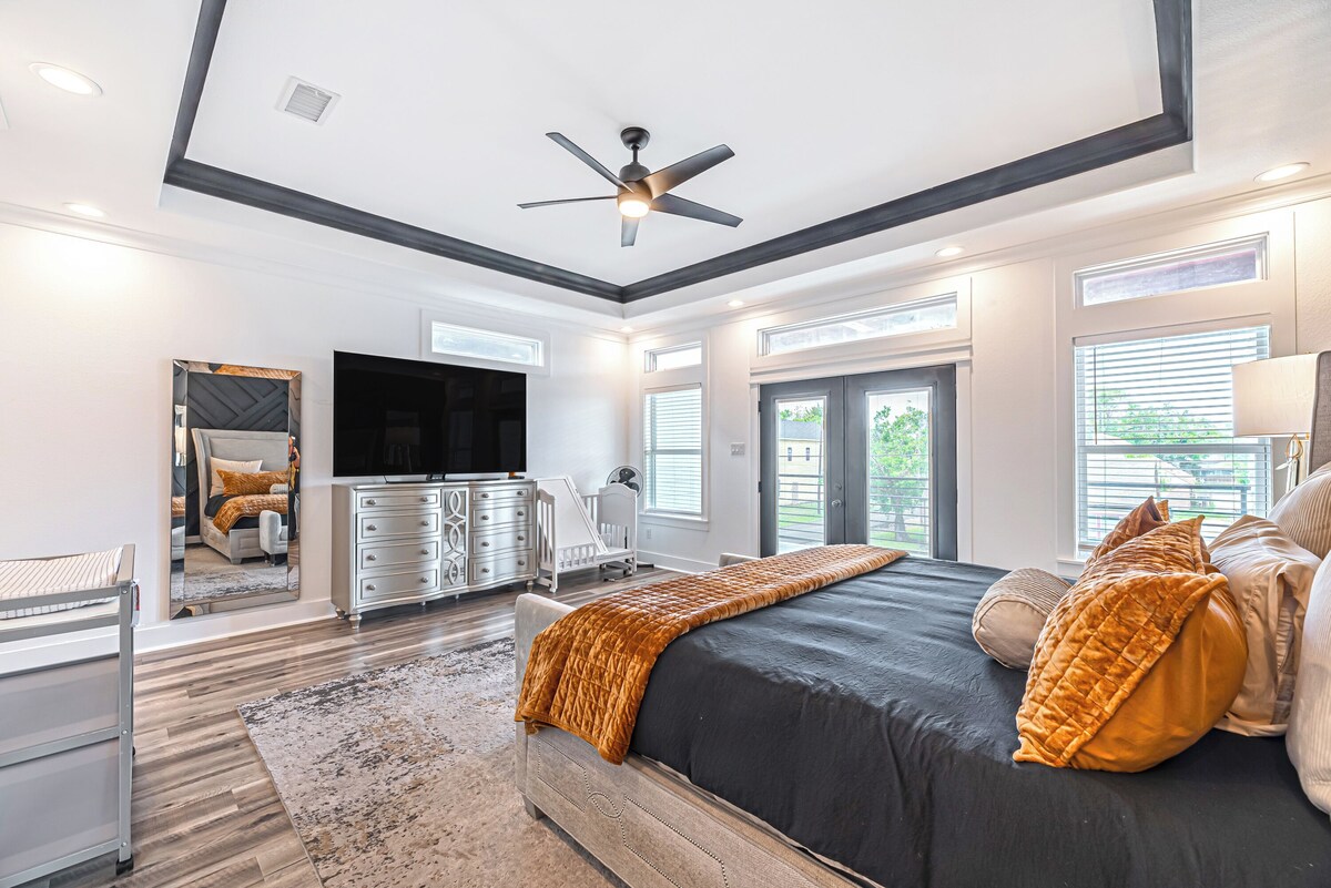 Photo 24 of Downtown Houston Escape 3BR Modern Home + Heated Pool