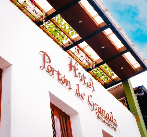 Exterior - Hotel Boutique Porton De Granada (Cali)