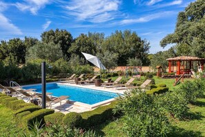 Pool - Villa Divina in Sisan (Sisan)