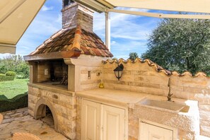 Property grounds - Villa Divina in Sisan (Sisan)