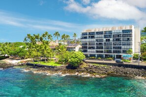Exterior - Kona Alii#602 Beautiful 6th Floor condo w/ Elevators,INCREDIBLE LOCATION (Kailua Kona)
