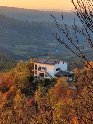 Exterior - Large vacation apartment in Piedmont surrounded by nature (Cavatore)