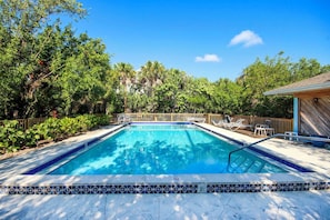 A heated pool - Charming and updated throughout, Sealoft Village #105 in Sanibel (Sanibel Island)