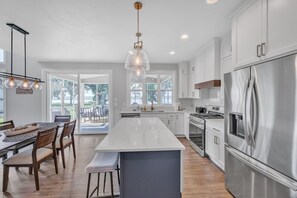 House, 4 Bedrooms | Private kitchen | Fridge, oven, coffee/tea maker, electric kettle - Lakefront 4BR w/ Dock & Kayaks Oshkosh (Oshkosh)
